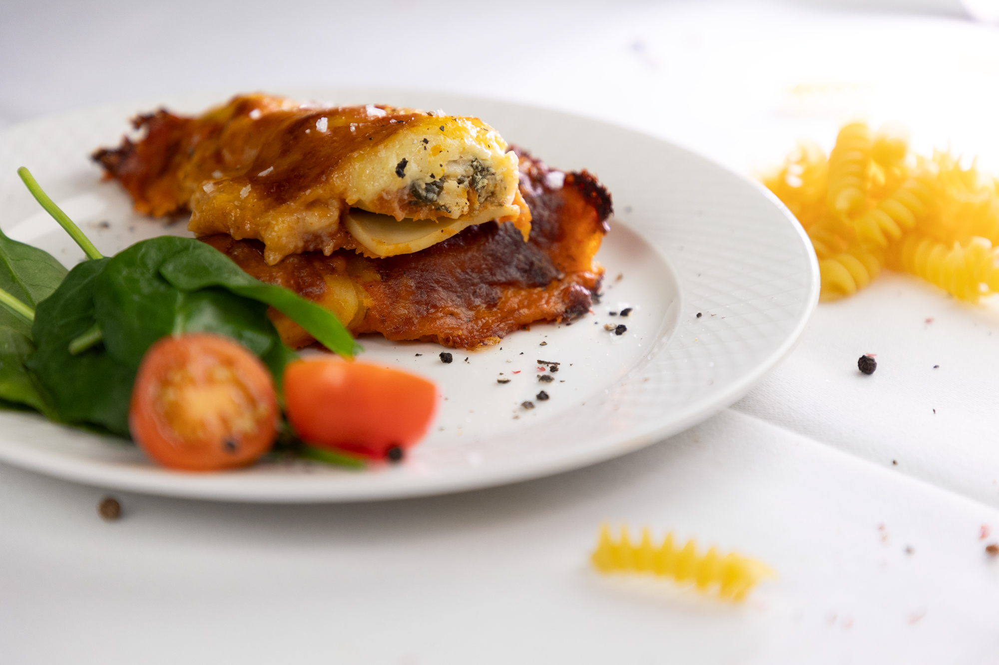 Cannelloni anrettet på tallerken