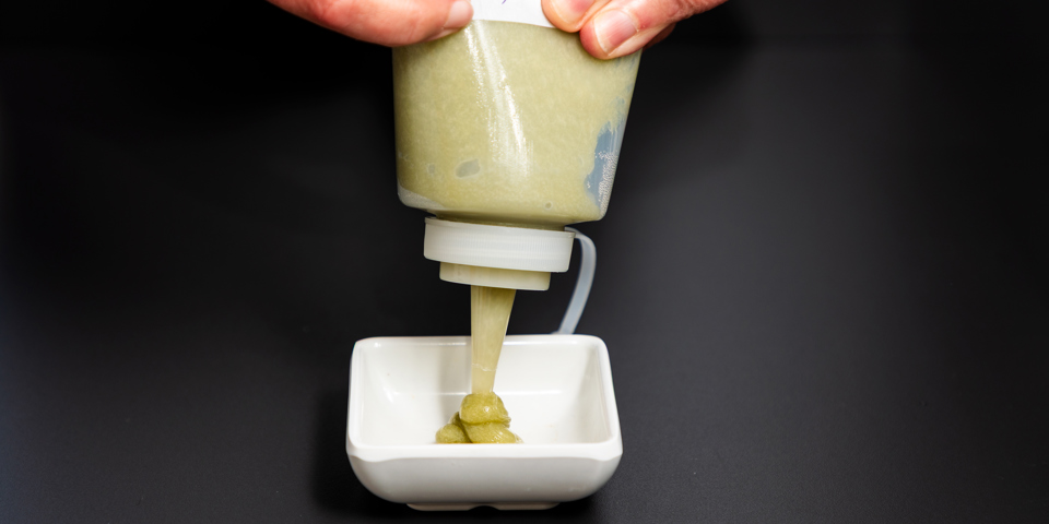 Dip kommer ud af tube