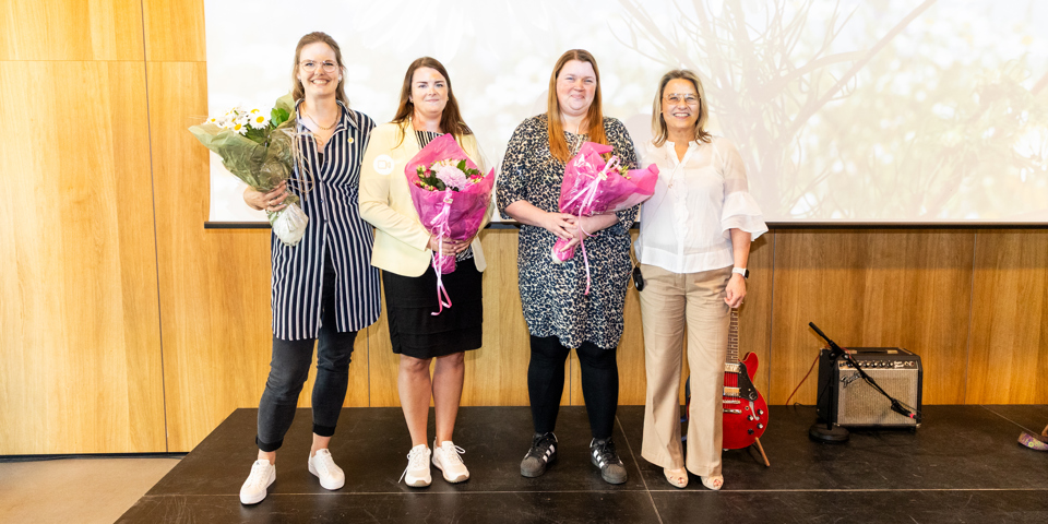 De tre nominerede på scenen