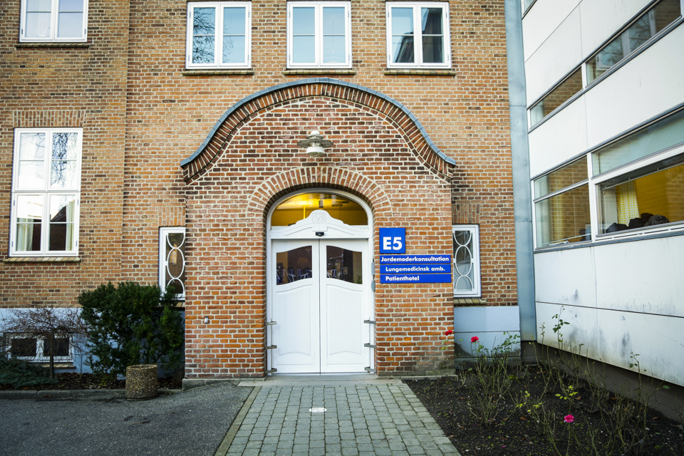 Indgangen til Patienthotellet på Vejle Sygehus