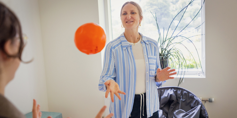 Psykolog kaster bold 