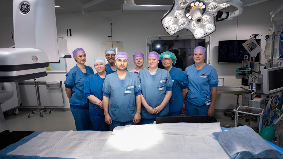 Læger og sygeplejersker på en operationsstue på Kolding Sygehus